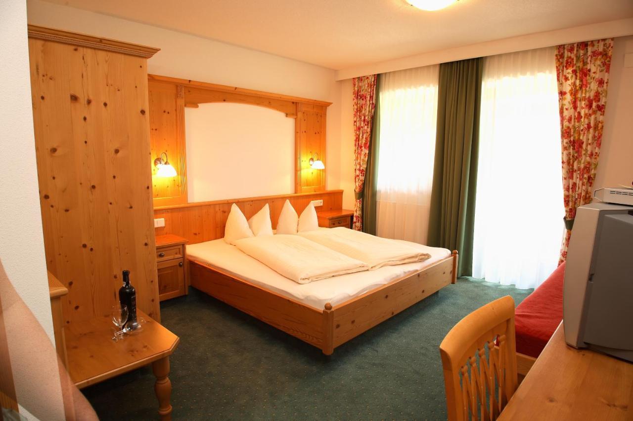 Ferienhof Lackner Ried im Zillertal Room photo