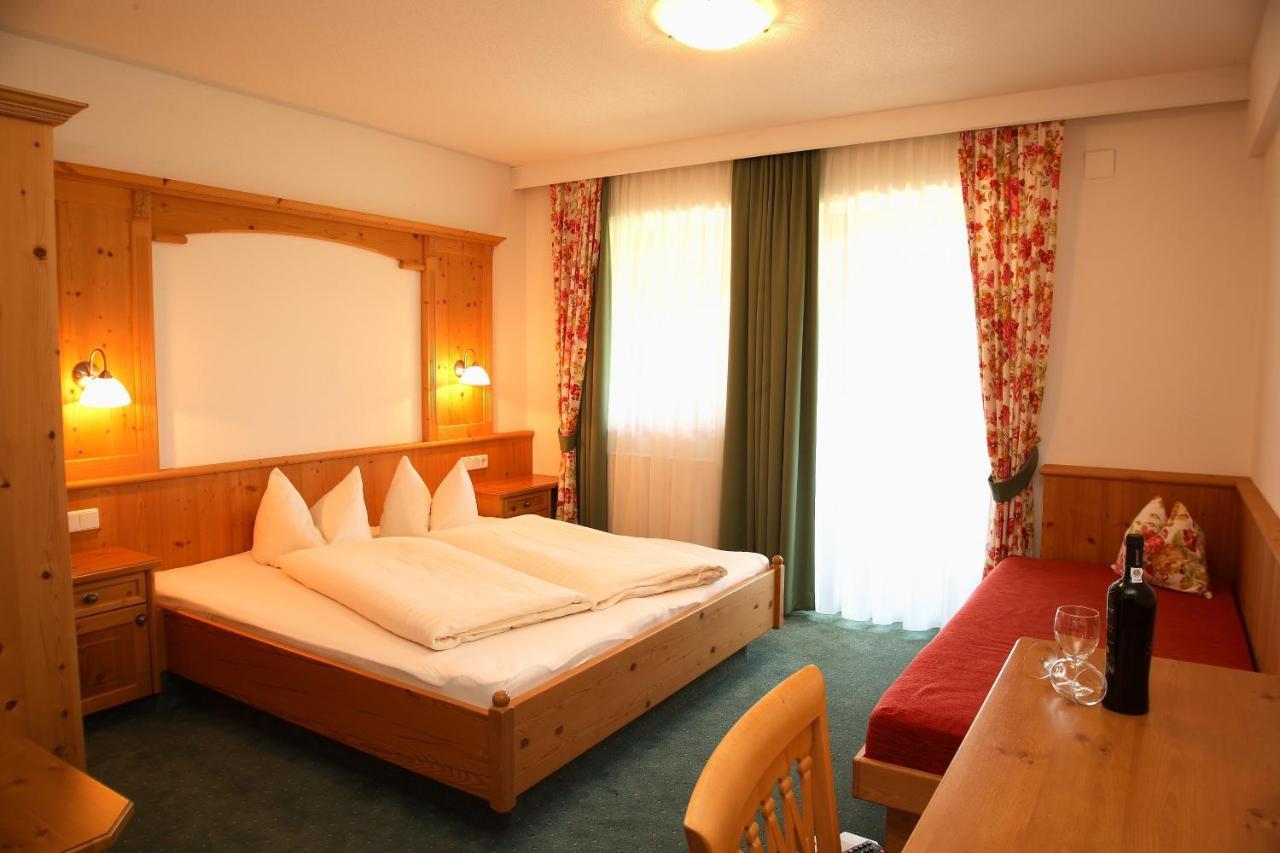 Ferienhof Lackner Ried im Zillertal Room photo