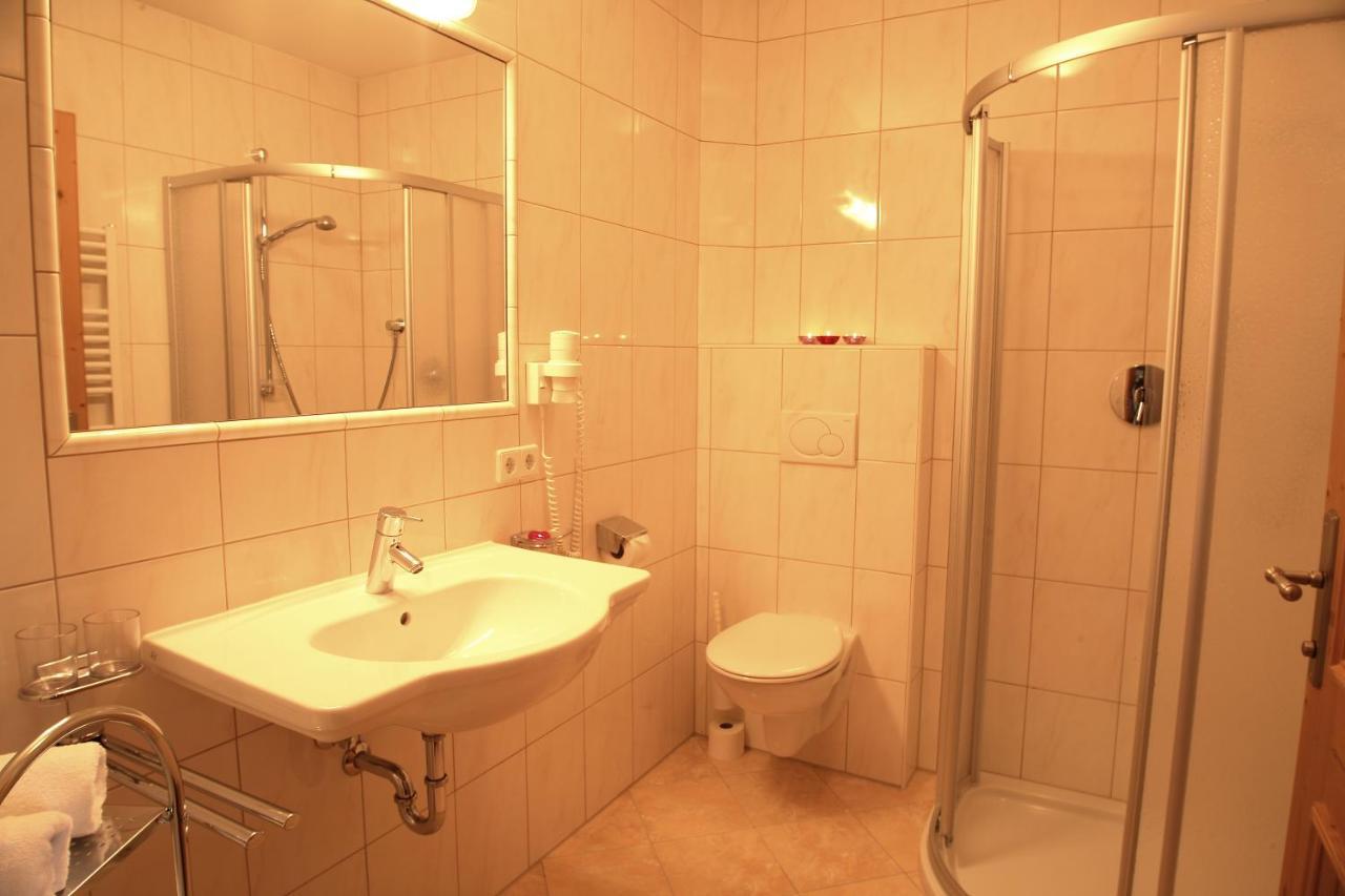 Ferienhof Lackner Ried im Zillertal Room photo