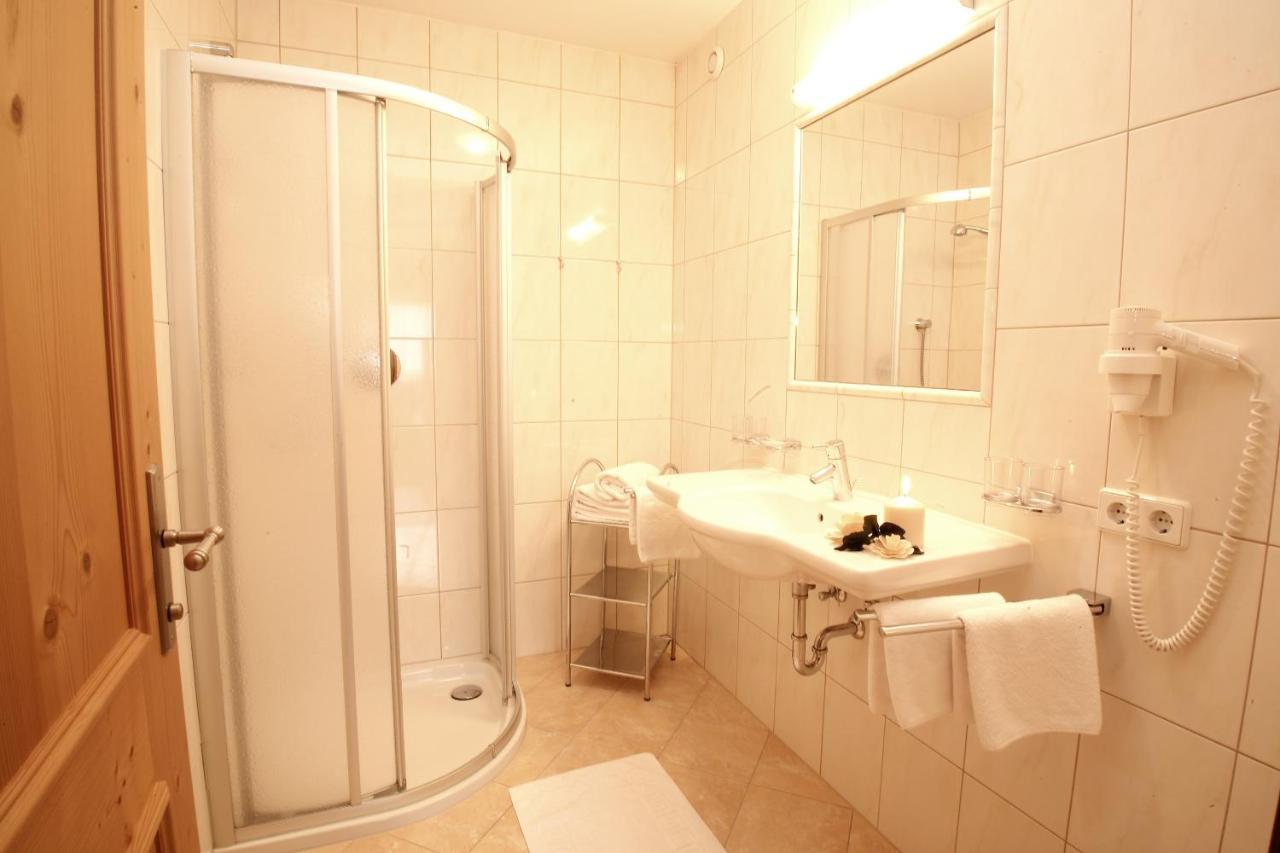 Ferienhof Lackner Ried im Zillertal Room photo